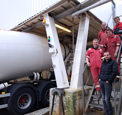 betonmixer peter iwan casper koen menger beton rouwmaat medewerker monteur