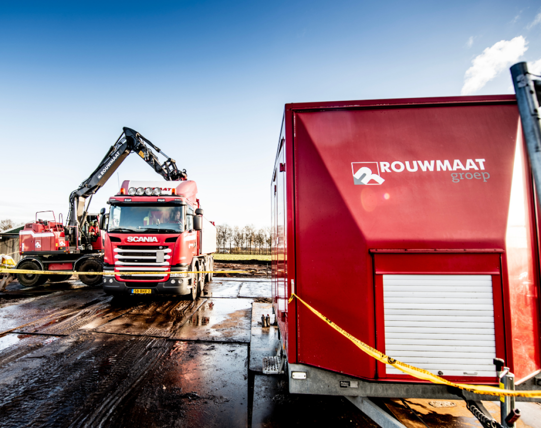 bodemsanering milieutechniek kraan vrachtwagen westerhaar gww rouwmaat