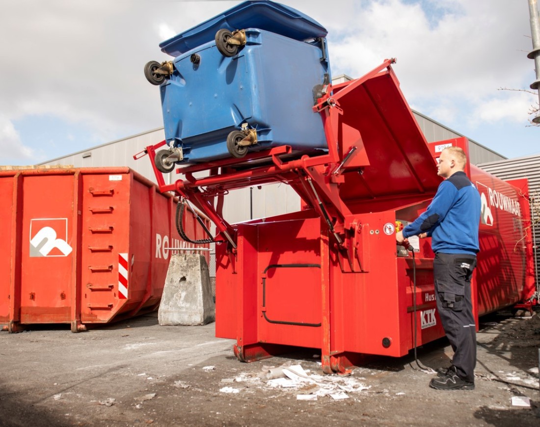 afval kiepkantelcontainer rolcontainer klant Voskamp Rouwmaat
