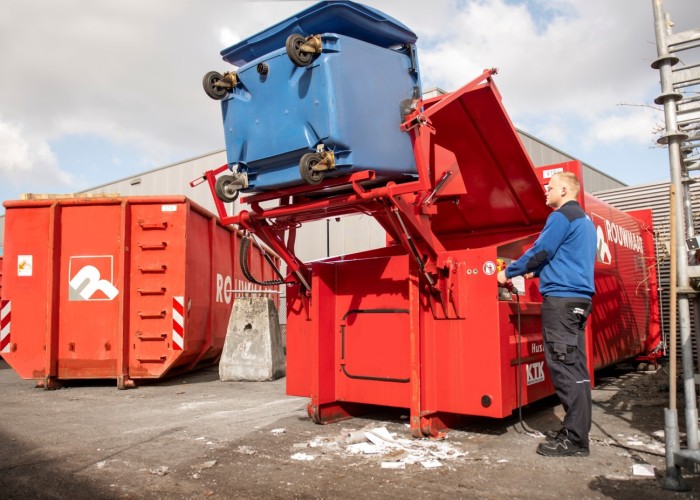 afval kiepkantelcontainer rolcontainer klant Voskamp Rouwmaat