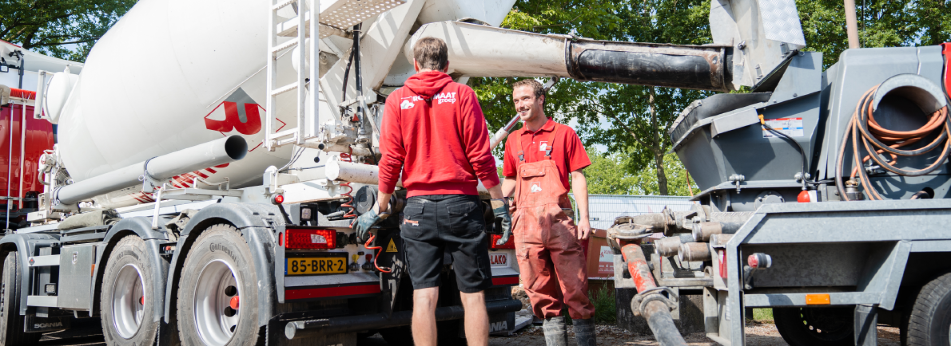 betonpomp chauffeurs mixer vrachtwagen Rouwmaat