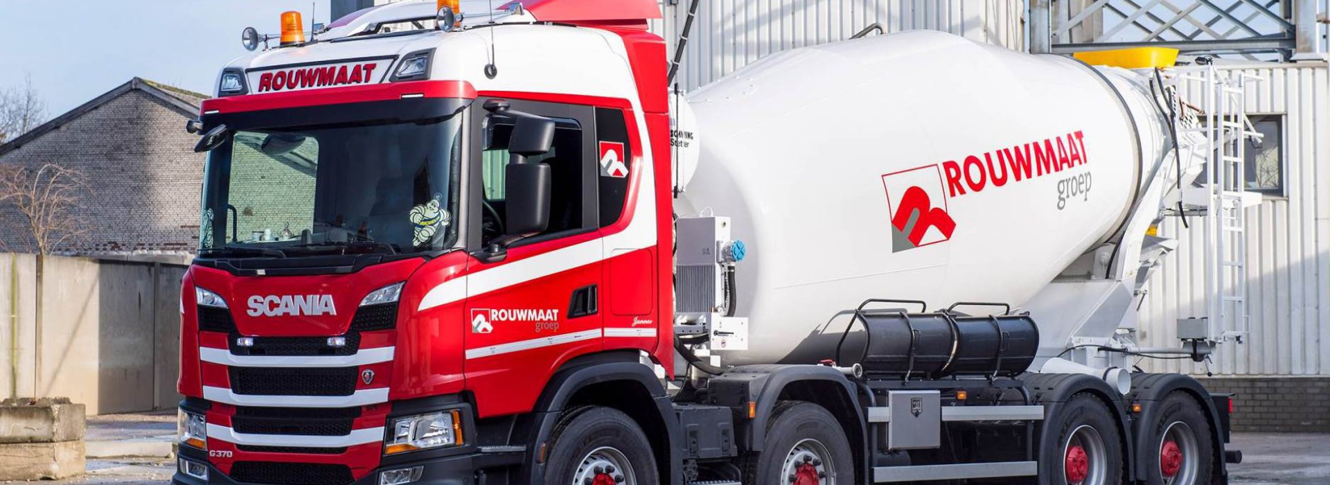 betonmixer vrachtwagen Rouwmaat