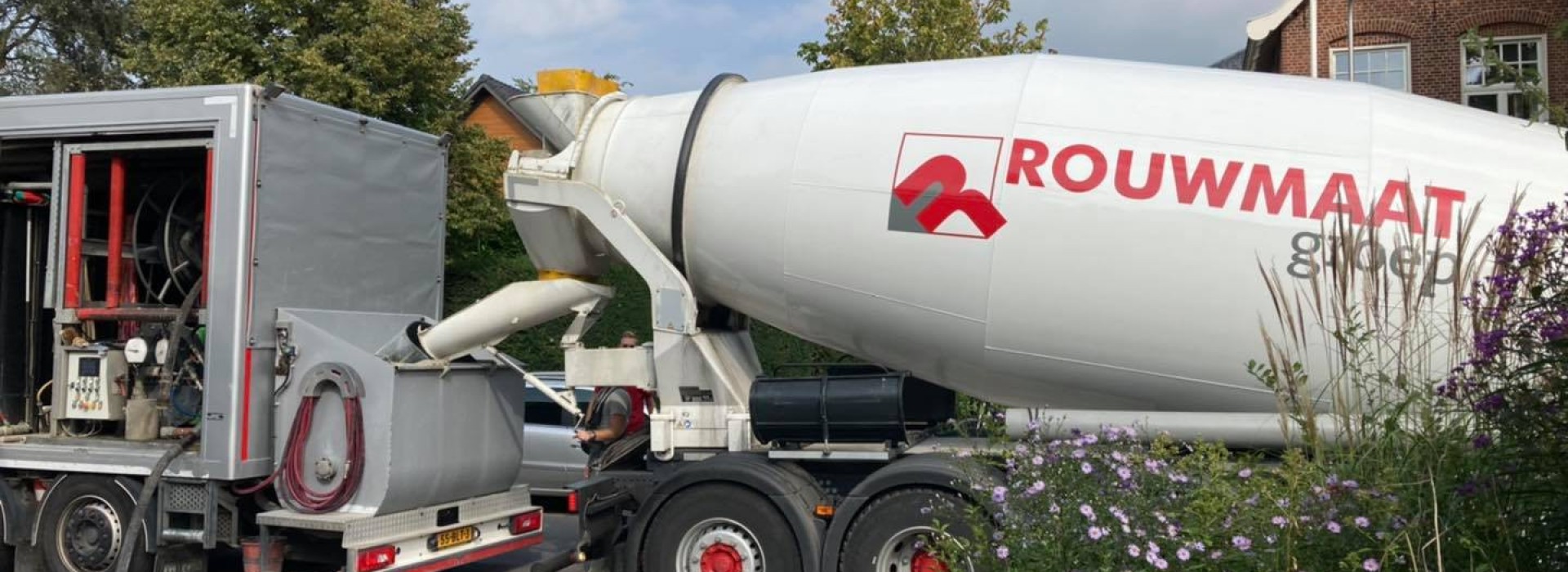 betonpomp rouwmaay