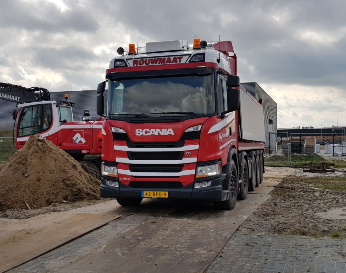 project bodemsanering vrachtwagen Molendijk Noord Rijssen Rouwmaat gww