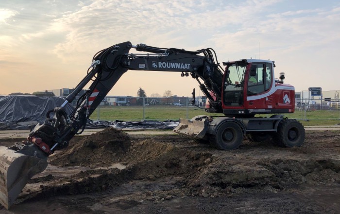 project bodemsanering paralelweg Winterswijk graver kraan Rouwmaat