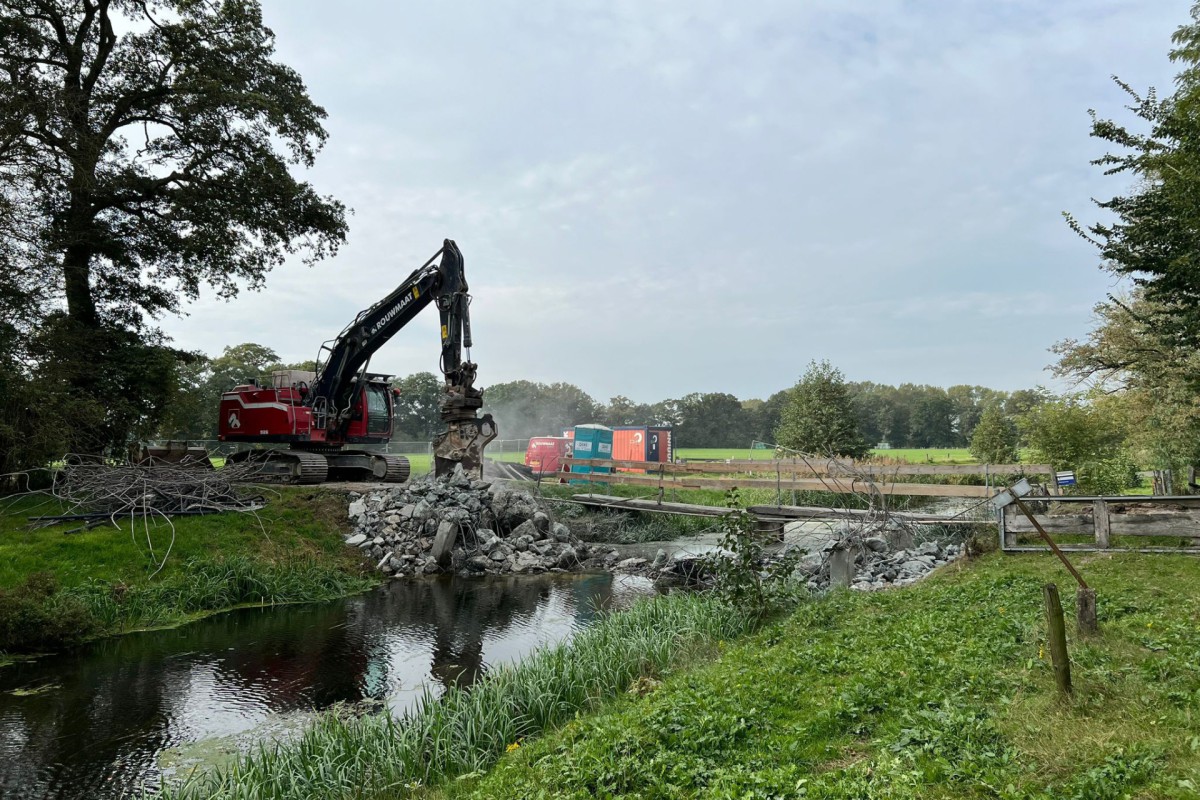 Brug gesloopt rouwmaat