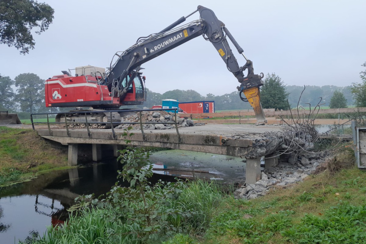 Brug slopen rouwmaat