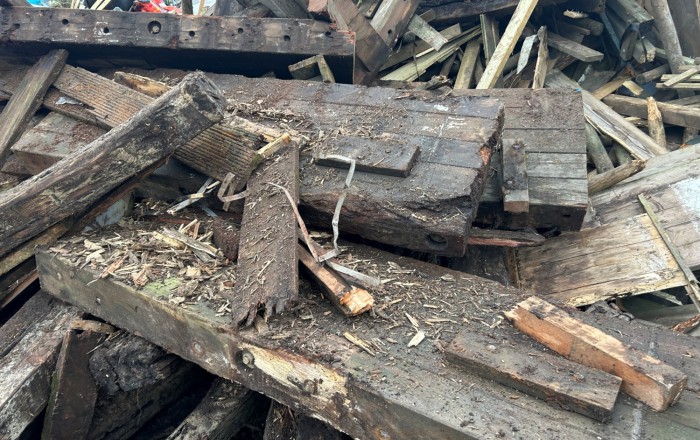 c-hout afval Rouwmaat