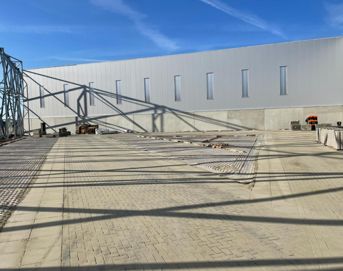 distributiecentrum Ara-almelo-rouwmaat-grondwerk-schaduw
