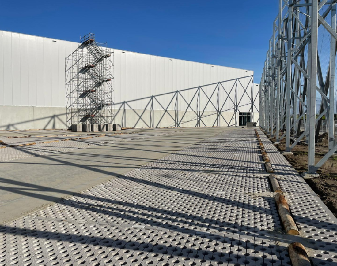 distributiecentrum Ara-almelo-rouwmaat-grondwerk-schaduw-
