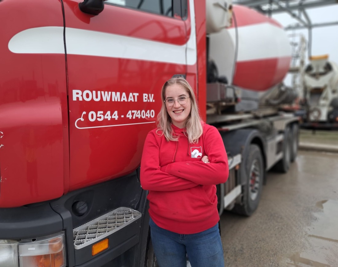 Femke beton rouwmaat vrachtwagen hoodie