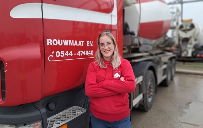Femke beton rouwmaat vrachtwagen hoodie