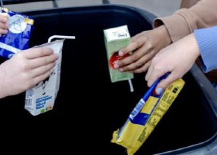 gratis bedrijven plastic drankenkartons pd afval rouwmaat