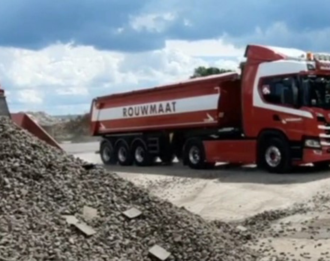 grind en vrachtwagen
