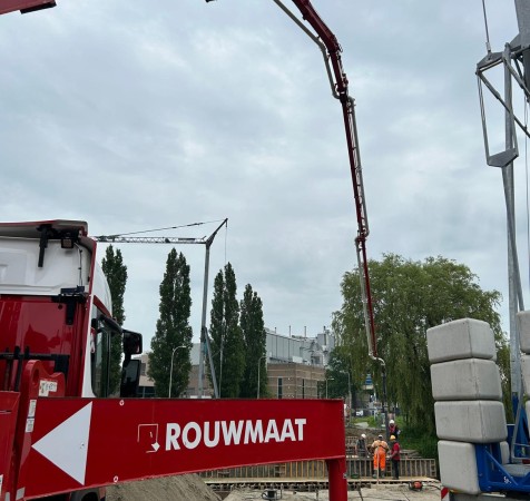 betonstort Lochem beton Rouwmaat mixerpomp