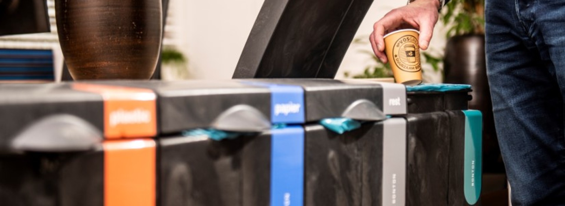 afval scheiden bontons container Rouwmaat