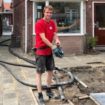 Laurens verhaaf chauffeur betonmixer