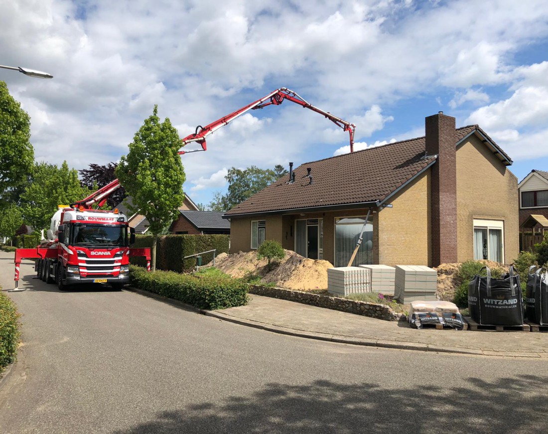 mipo beton mixer pomp vrachtwagen Rouwmaat