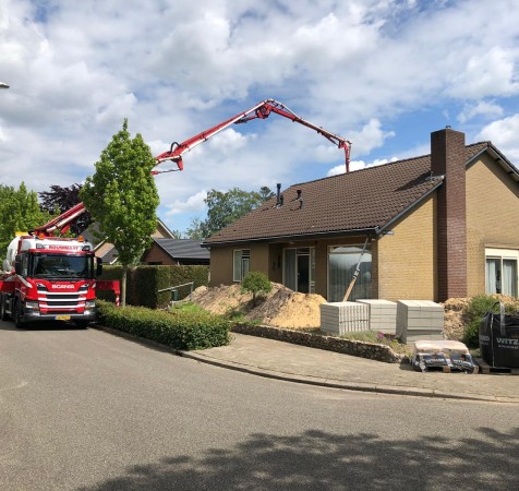 mipo beton mixer pomp vrachtwagen Rouwmaat
