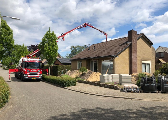 mipo beton mixer pomp vrachtwagen Rouwmaat