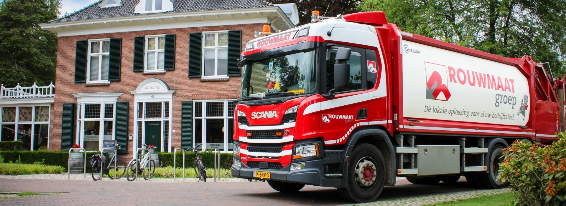perskraak vrachtwagen afval rouwmaat
