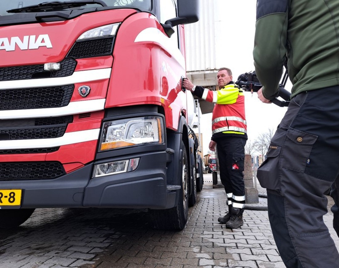transport medewerker Jannes Lankamp chauffeur Rouwmaat Rijssen Twente Overijssel