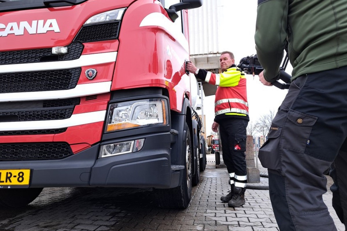 transport medewerker Jannes Lankamp chauffeur Rouwmaat Rijssen Twente Overijssel