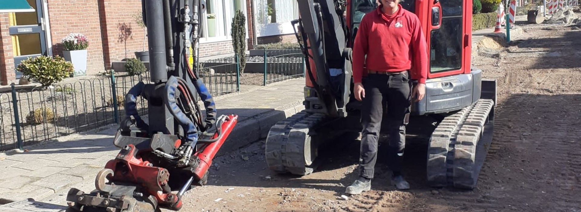 medewerker Ijen Cuppers graafmachine grondwerk Rouwmaat Groenlo Achterhoek Gelderland