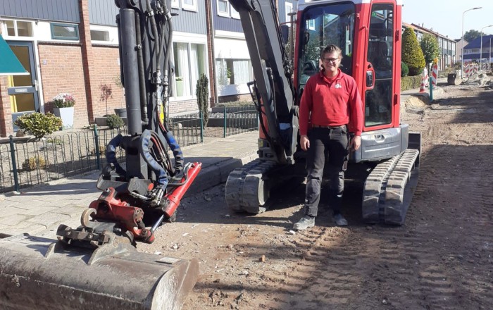 medewerker Ijen Cuppers graafmachine grondwerk Rouwmaat Groenlo Achterhoek Gelderland