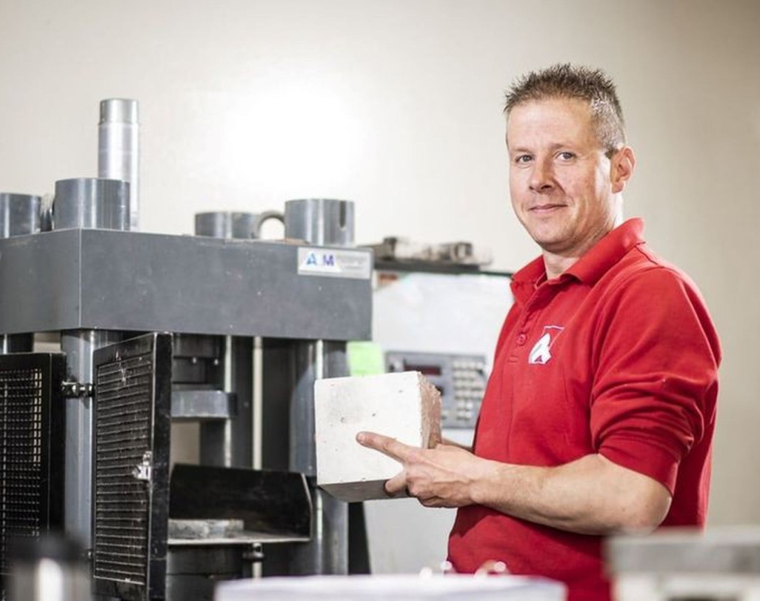 medewerker Ralf Ribbers betontechnoloog Rouwmaat Groenlo Achterhoek