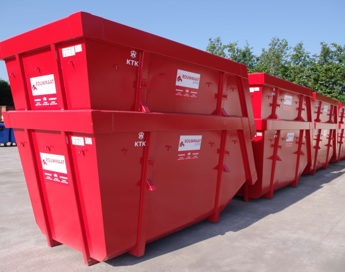 Rouwmaat rode containers
