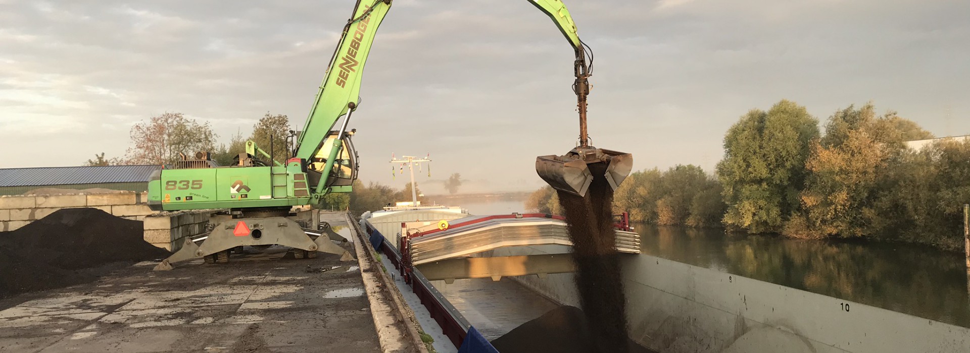 overslag schip bulk grondstof water transport rouwmaat zutphen enschede