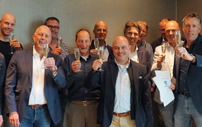 samenwerking 12 afvalinzamelaars