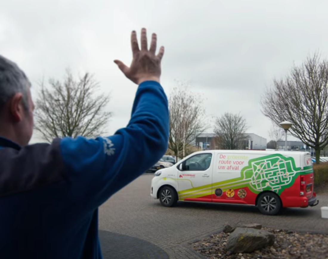 afval emmer groene route elektrische bus Rouwmaat