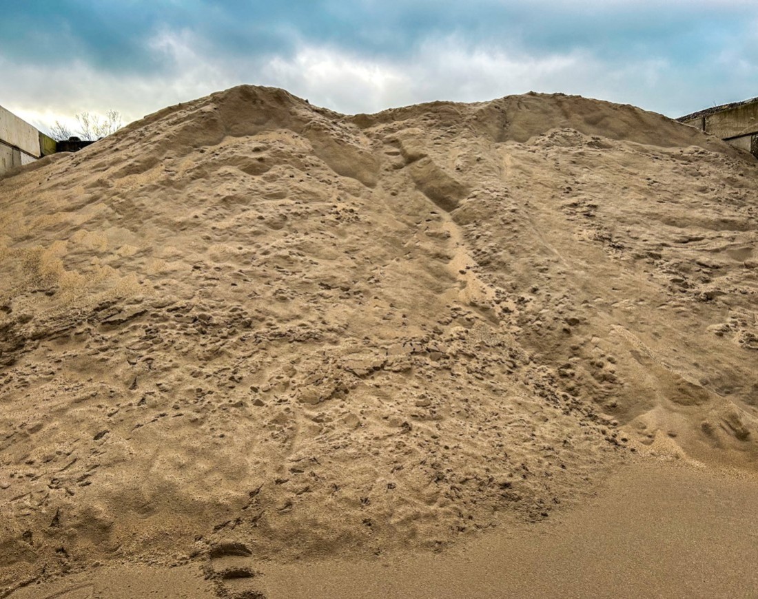 zand bult grondstof bouwstof rouwmaat